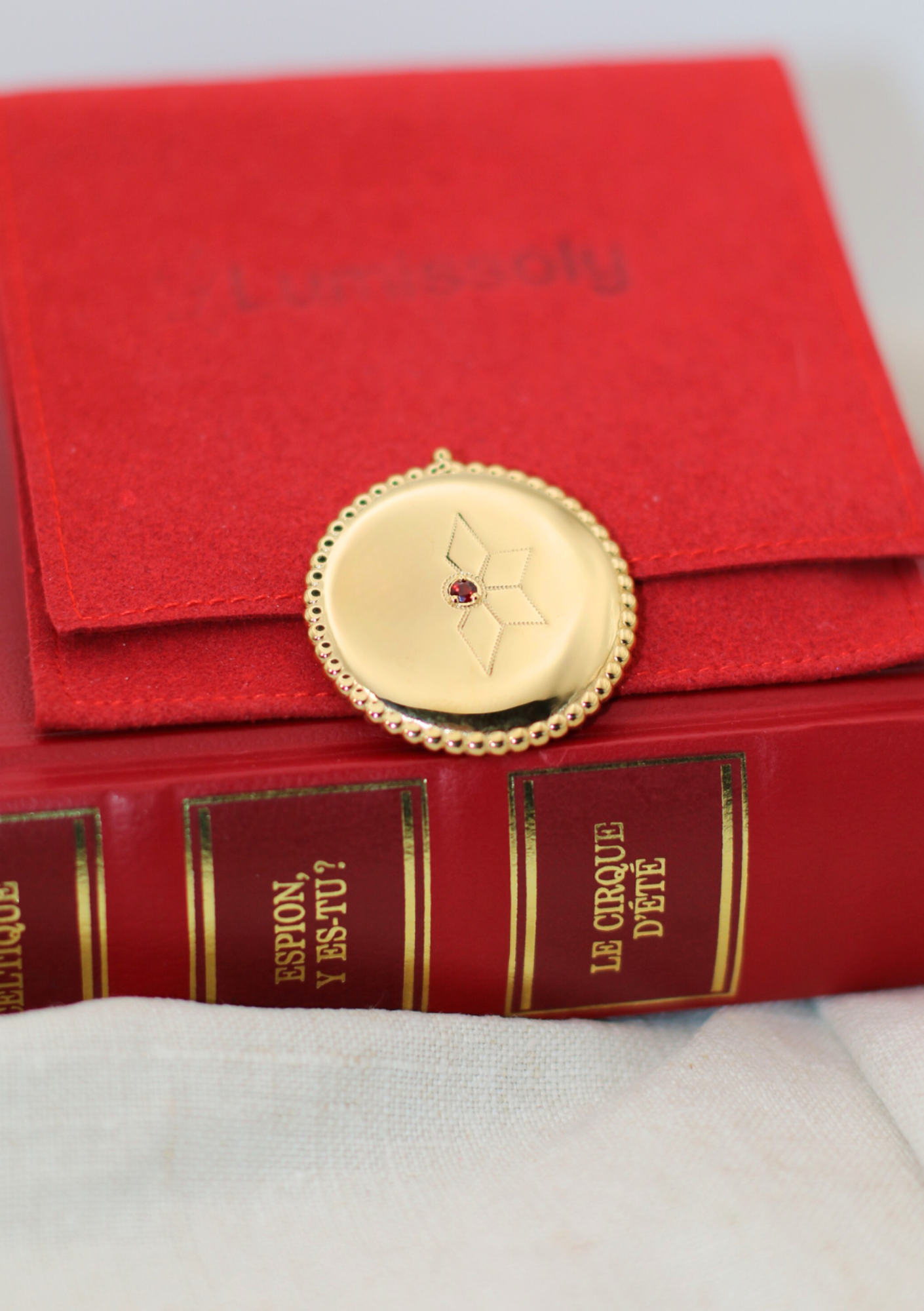 Médaillon Radiant - Edition Grenat